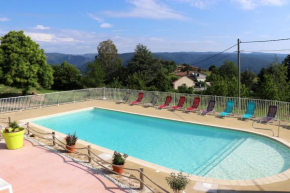 Chalet de 3 chambres avec piscine partagee jardin et wifi a Gravieres